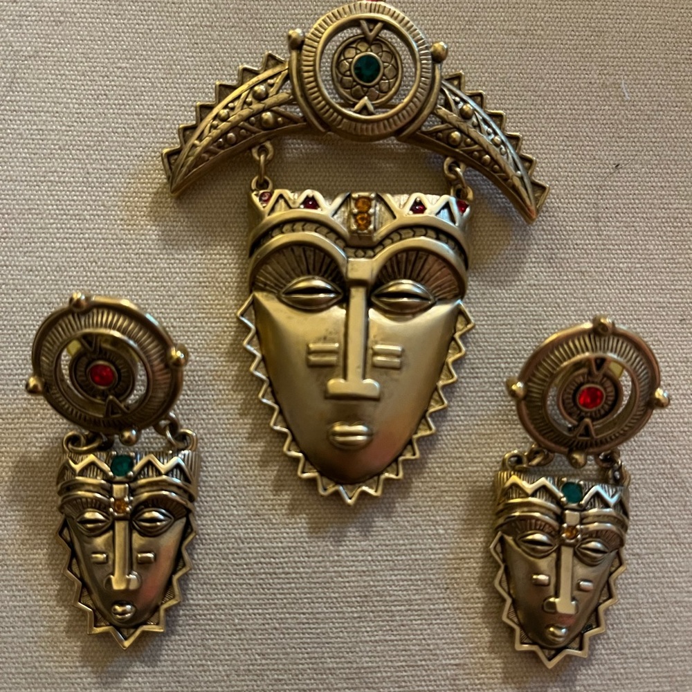 Vintage Avon set, brooch, post earrings